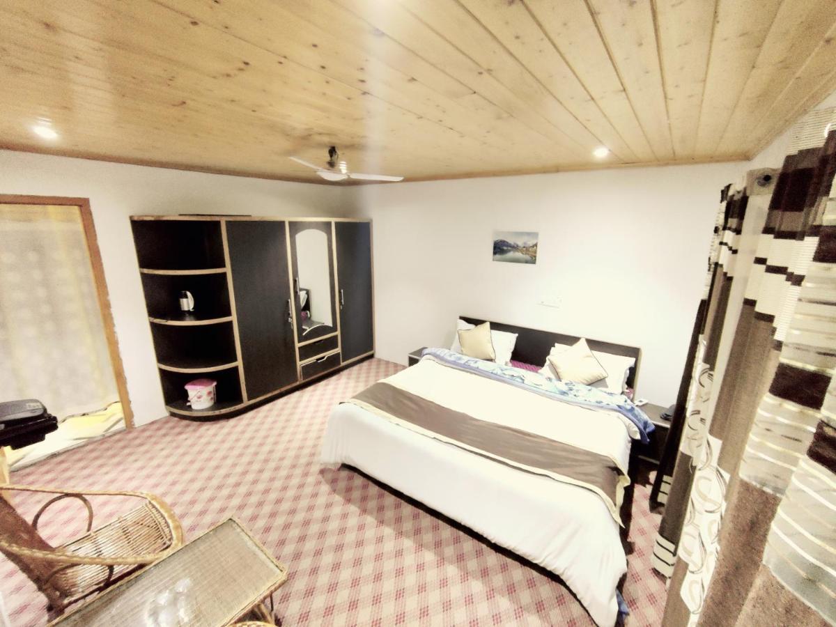 Hotel Sheesha Residency Srīnagar Esterno foto