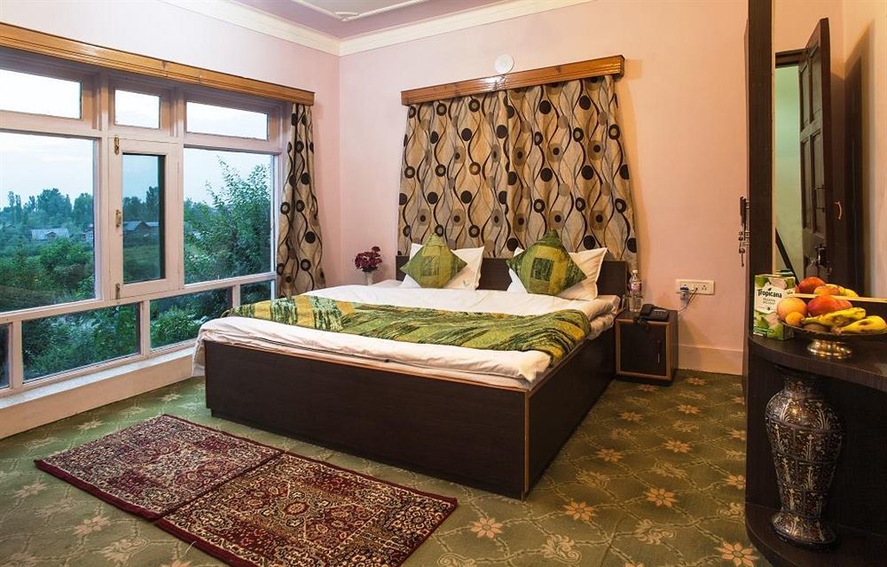 Hotel Sheesha Residency Srīnagar Esterno foto