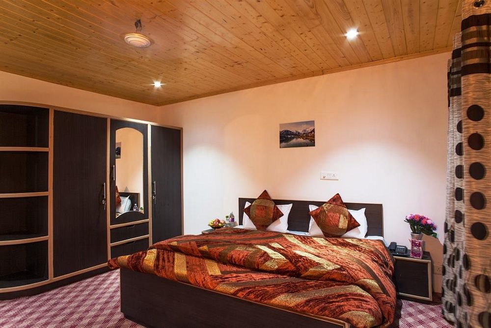 Hotel Sheesha Residency Srīnagar Esterno foto