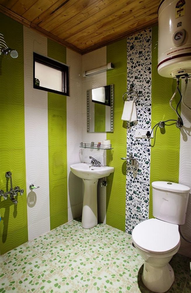 Hotel Sheesha Residency Srīnagar Esterno foto