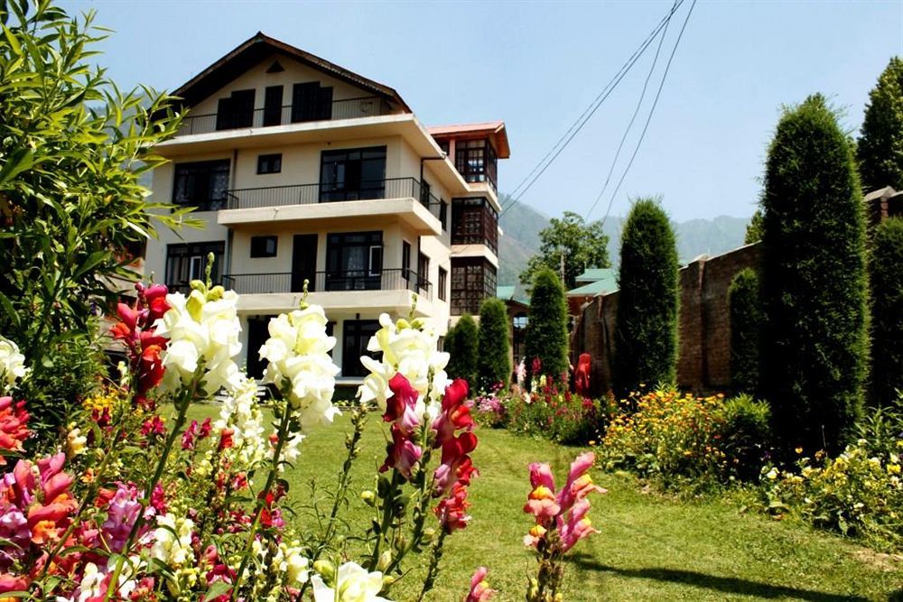 Hotel Sheesha Residency Srīnagar Esterno foto