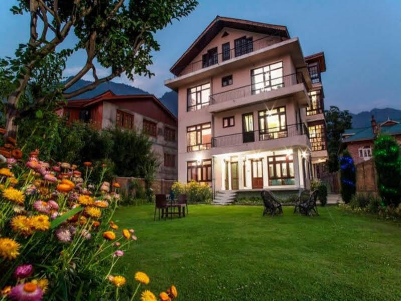 Hotel Sheesha Residency Srīnagar Esterno foto